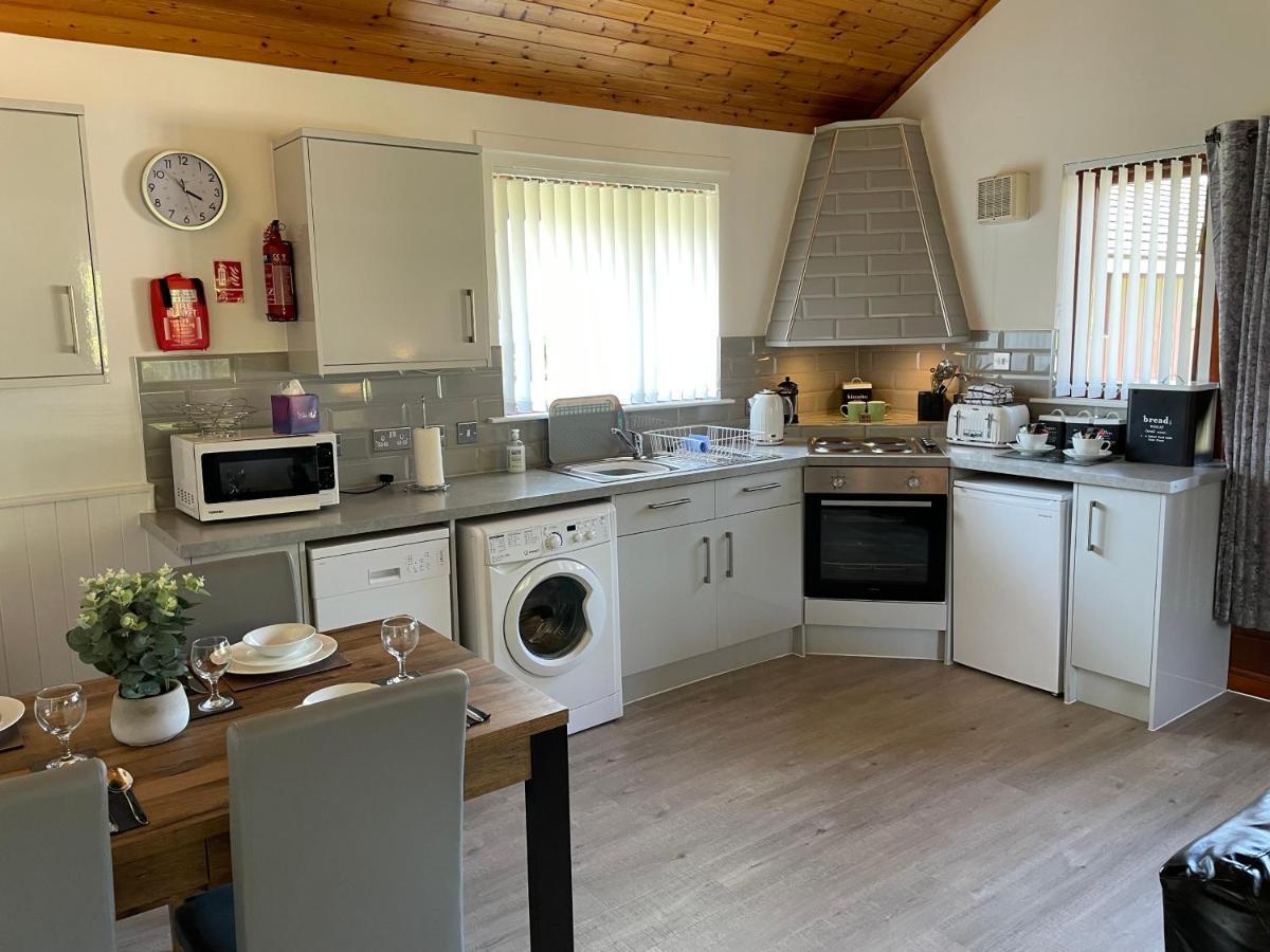Wellsfield Farm Holiday Lodges Stirling Ngoại thất bức ảnh