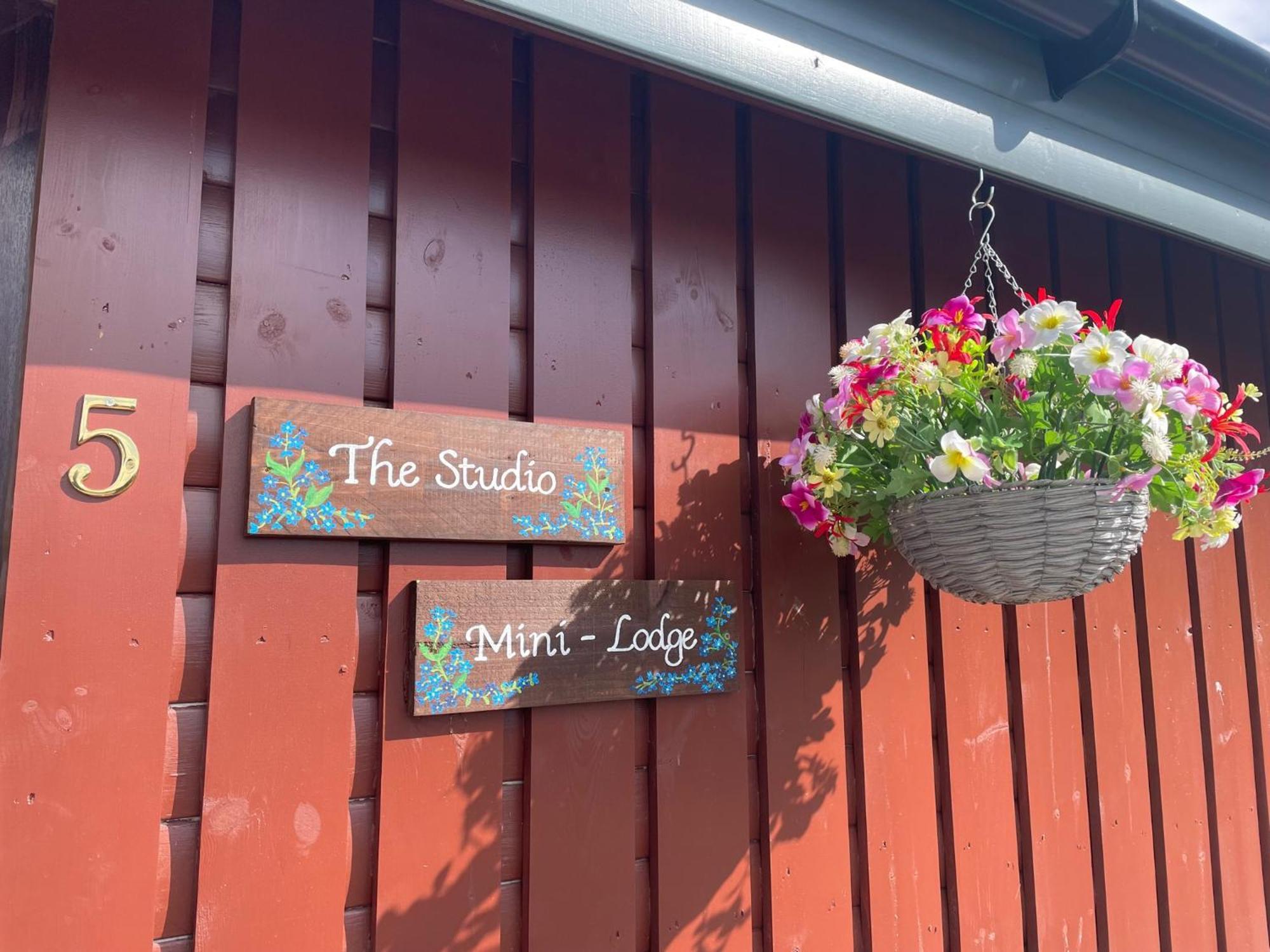 Wellsfield Farm Holiday Lodges Stirling Ngoại thất bức ảnh